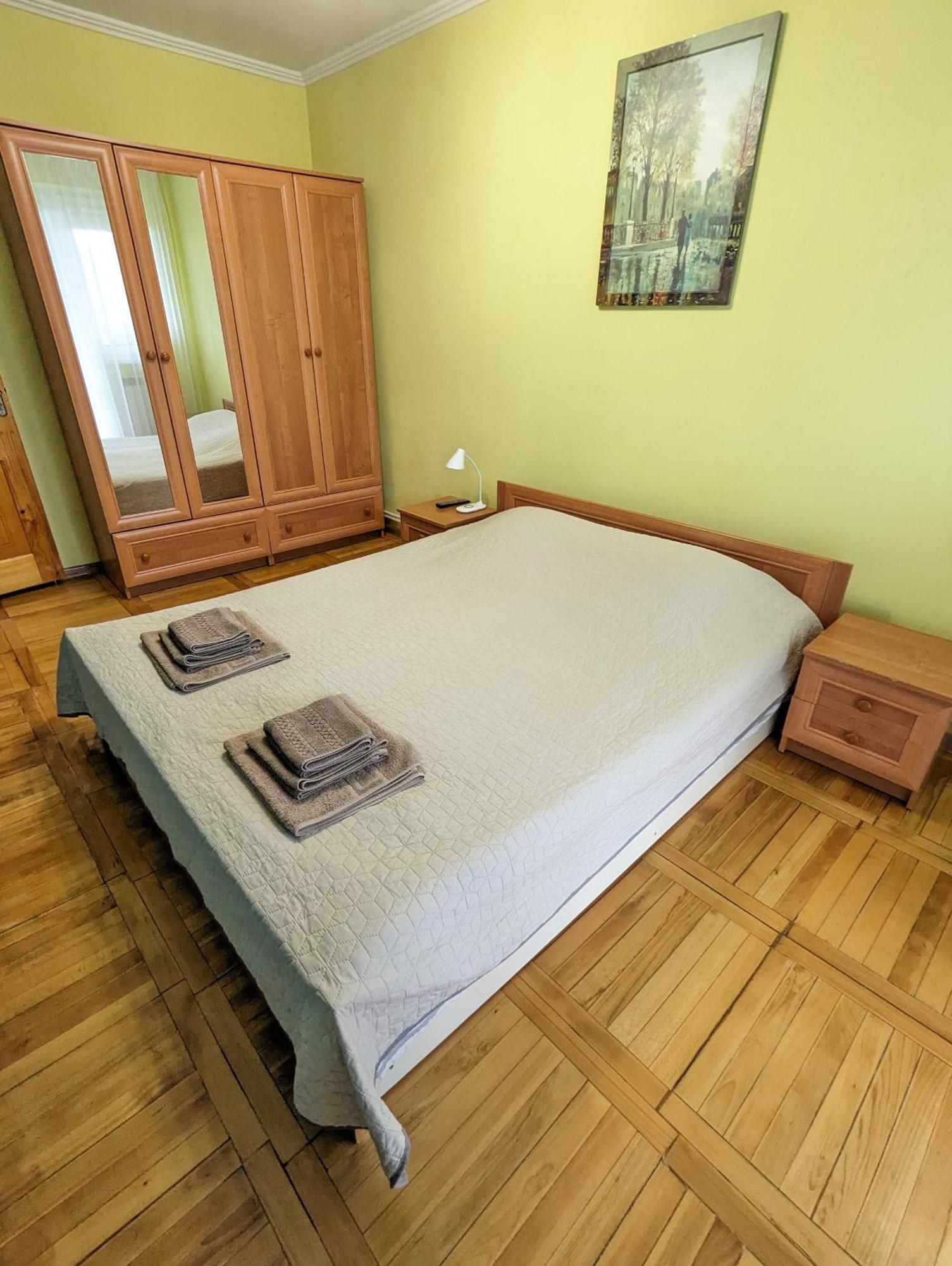 Apartment двокімнатна біля басейну Berehove (Transcarpathia)